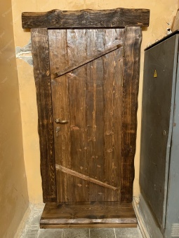 Двери под старину из кедра